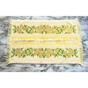 Vtg 70's Cannon Royal Family Floral Hand Towel Green‎ Yellow White Fringe Cotton